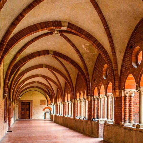 L’ABBAZIA DI CHIARAVALLE